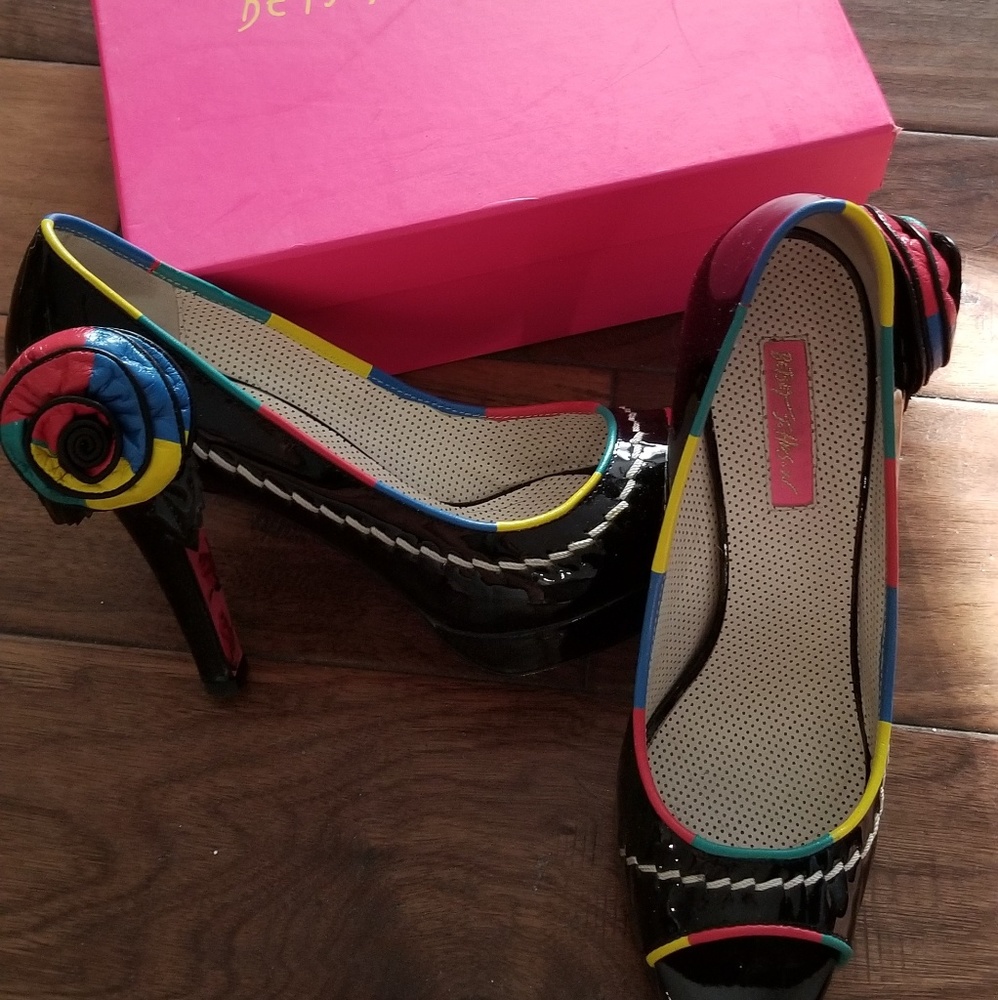 Betsey Johnson rainbow flower heel